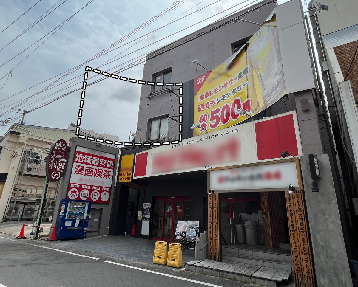 柏駅看板落下