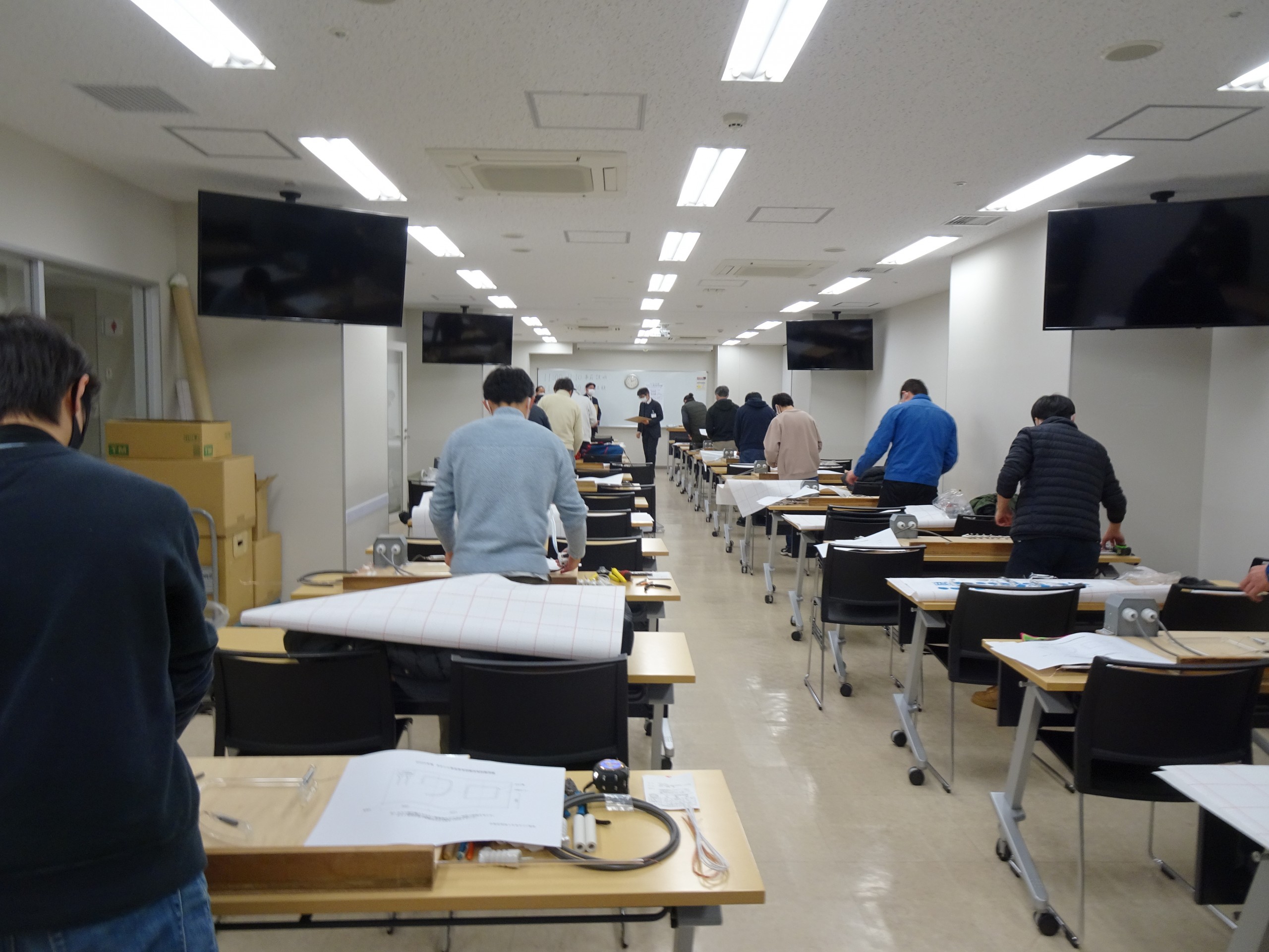 日サ協】「2023年度ネオン工事技術者試験」を2024年2月10日に